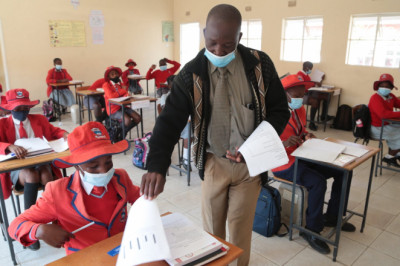 UK government invites teachers from Zimbabwe